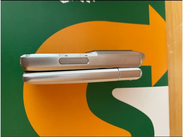 SHARP - 902SH  シャープ  携帯電話 SHARP -Vodafone 902SH-