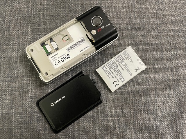 sharp_vodafone_903sh_bk_used_p