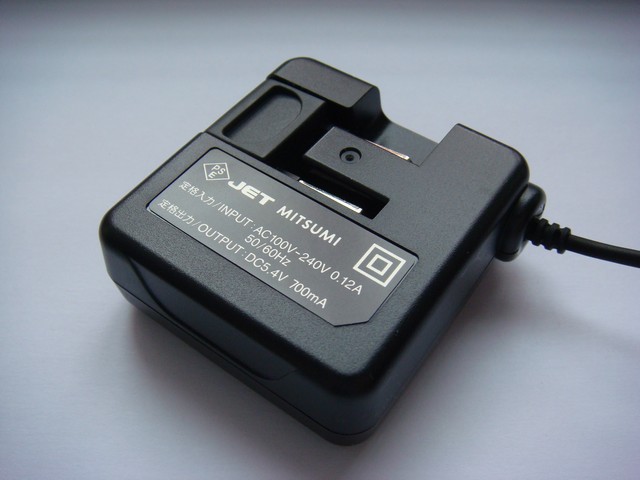 New Genuine Original SoftBank ZTDAA1 AC Charger SHARP 007SH 902SH