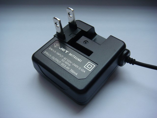 ソフトバンク　ACアダプタ　ZTDAA1 楽天市場】SoftBank/ドコモ 3G携帯電話対応 ACアダプタ ZTDAA1 IC